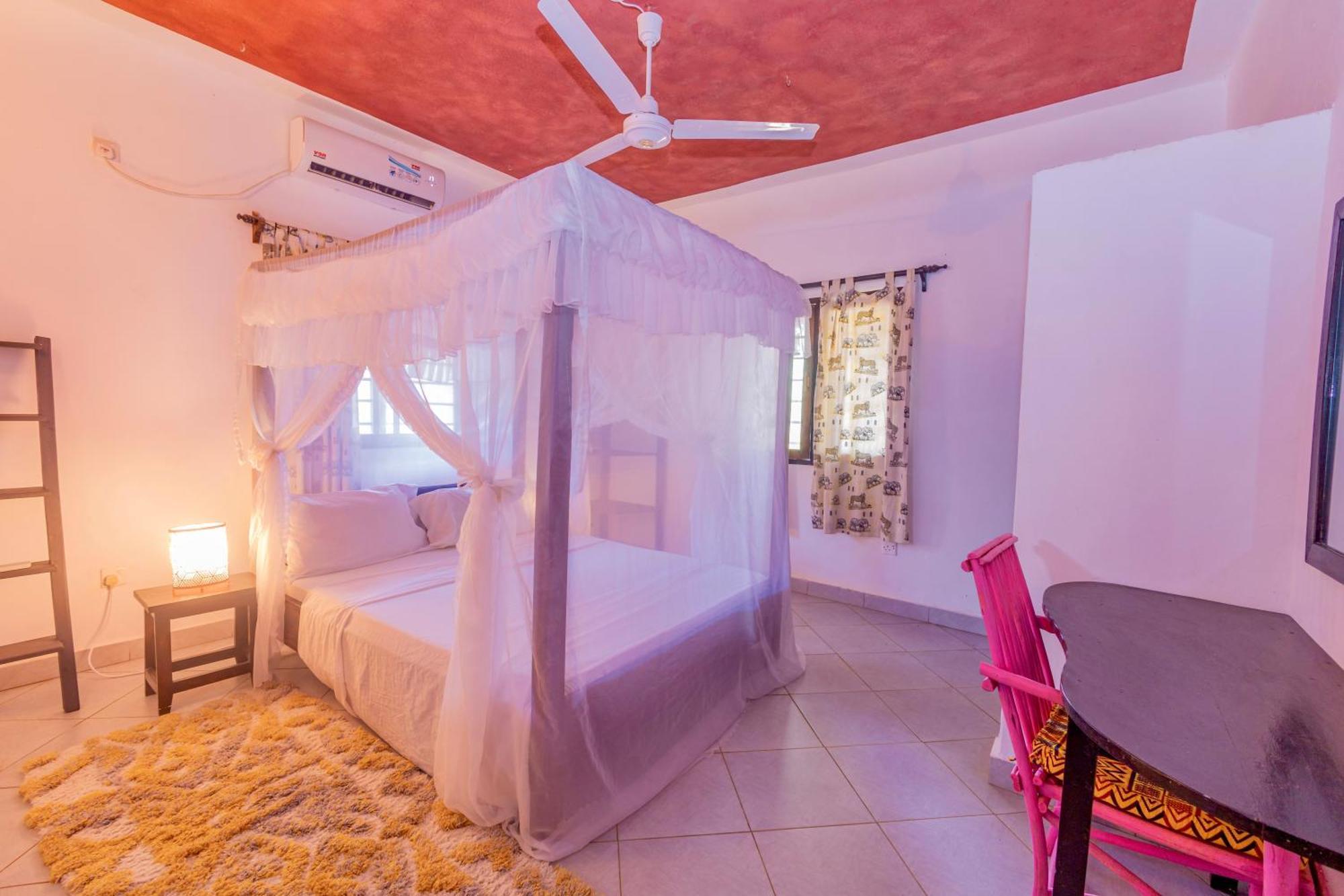 Villas Dora And Holly Diani Beach Extérieur photo