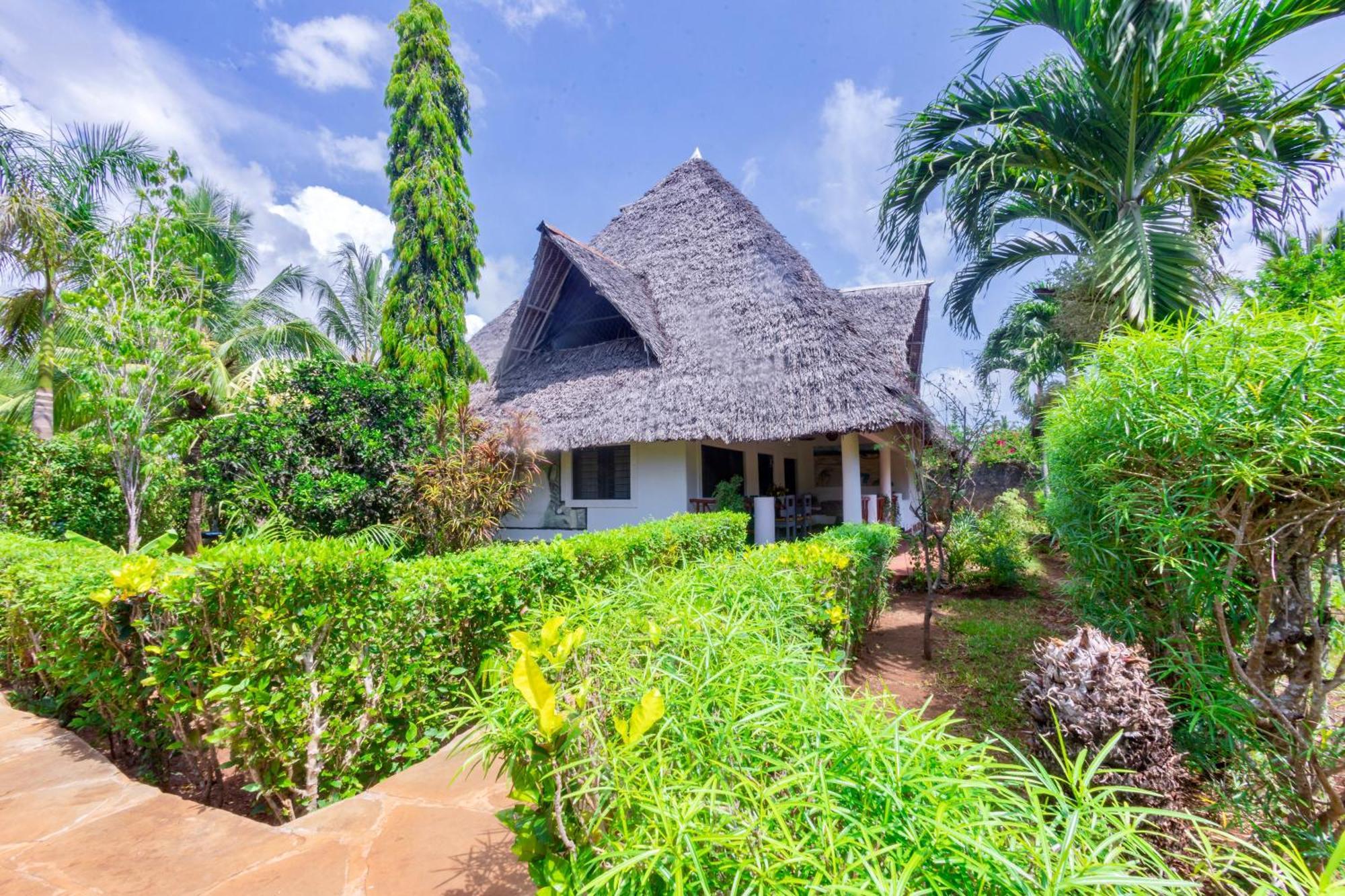 Villas Dora And Holly Diani Beach Extérieur photo